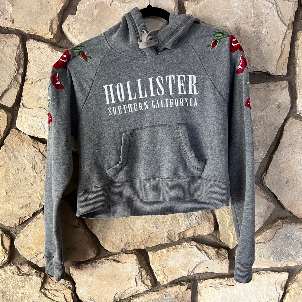 Hollister Cropped Embroidered Hoodie (XS)
